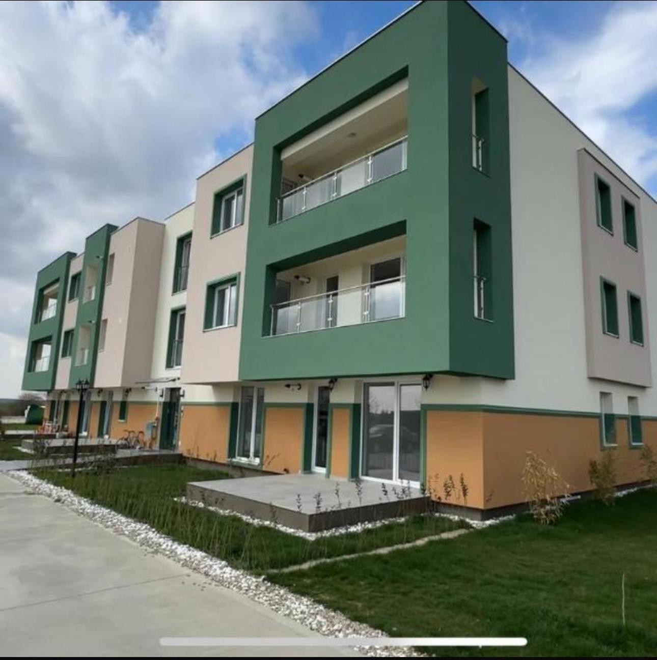 Libertatii Gardens Poolside Airport&Therme Otopeni Εξωτερικό φωτογραφία