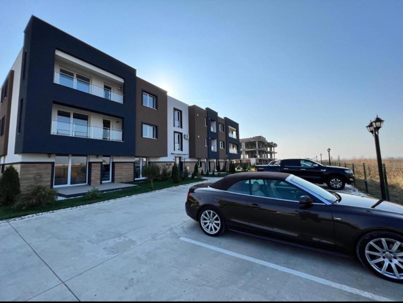 Libertatii Gardens Poolside Airport&Therme Otopeni Εξωτερικό φωτογραφία