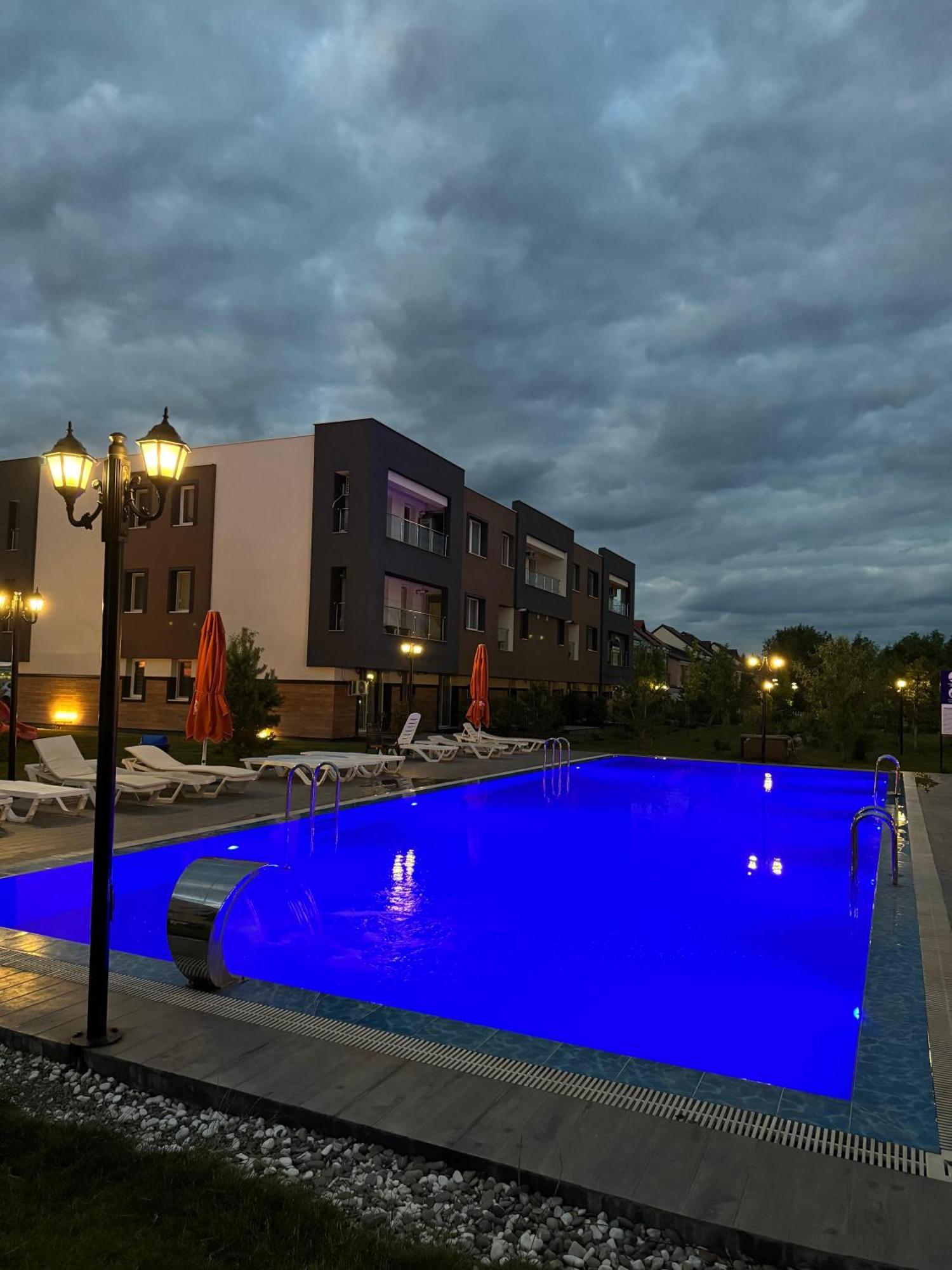 Libertatii Gardens Poolside Airport&Therme Otopeni Εξωτερικό φωτογραφία