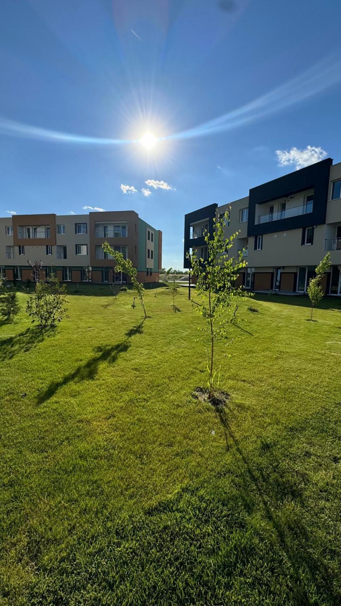 Libertatii Gardens Poolside Airport&Therme Otopeni Εξωτερικό φωτογραφία